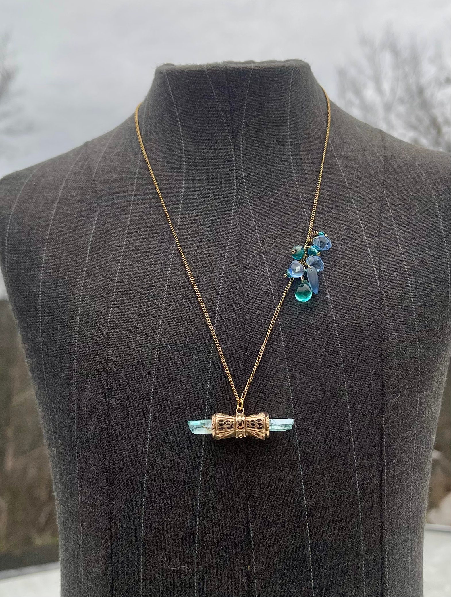 Memento Mori Crystal Necklace: 9ct Gold Mourning Jewelry - Image 2
