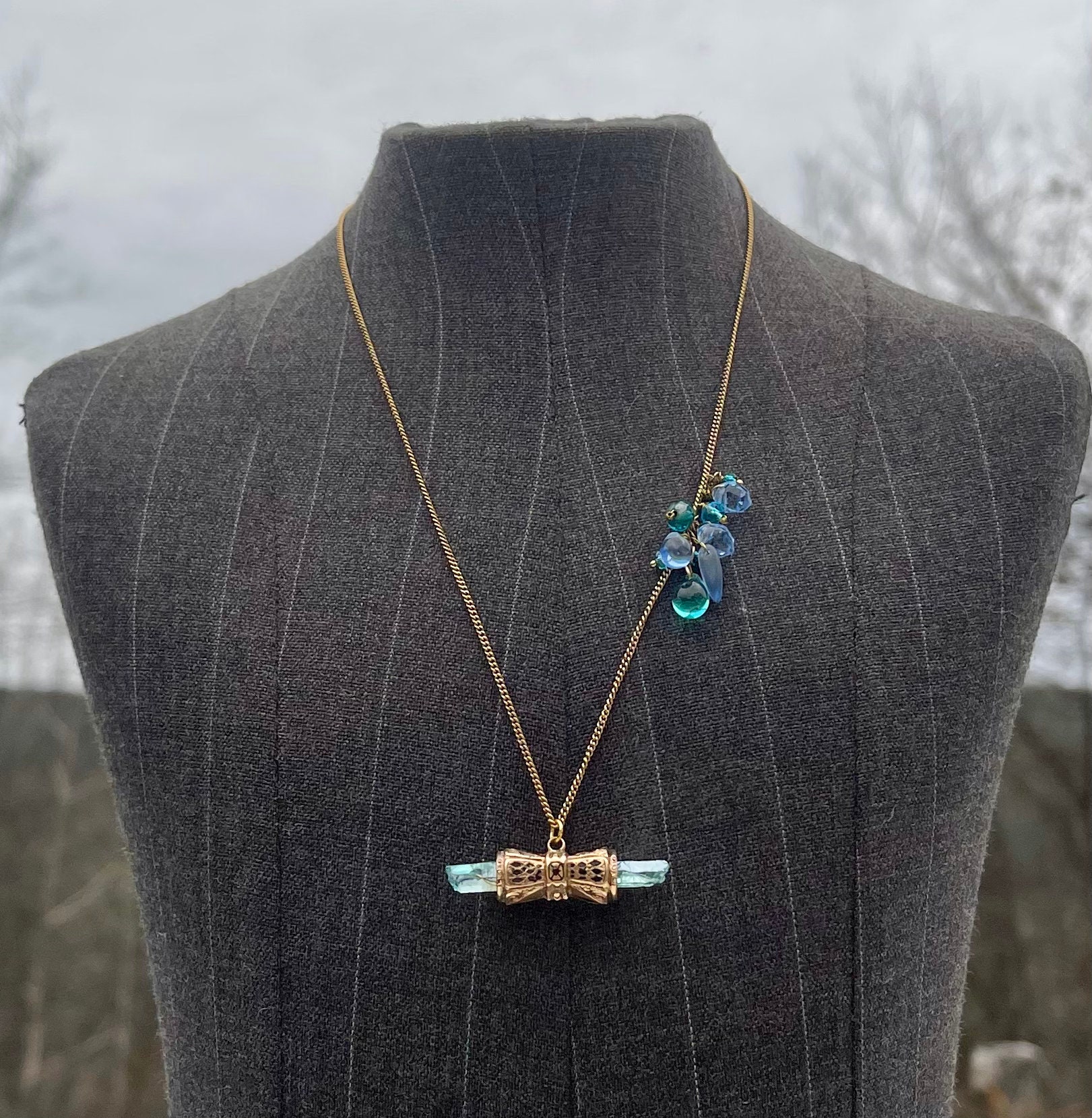 Memento Mori Crystal Necklace: 9ct Gold Mourning Jewelry - Image 3