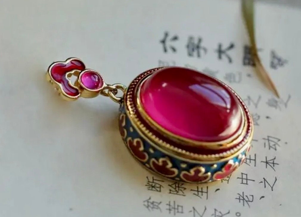 Vintage Ruby Enamel Pendant Necklace: Mughal Inspired Vermeil Chain