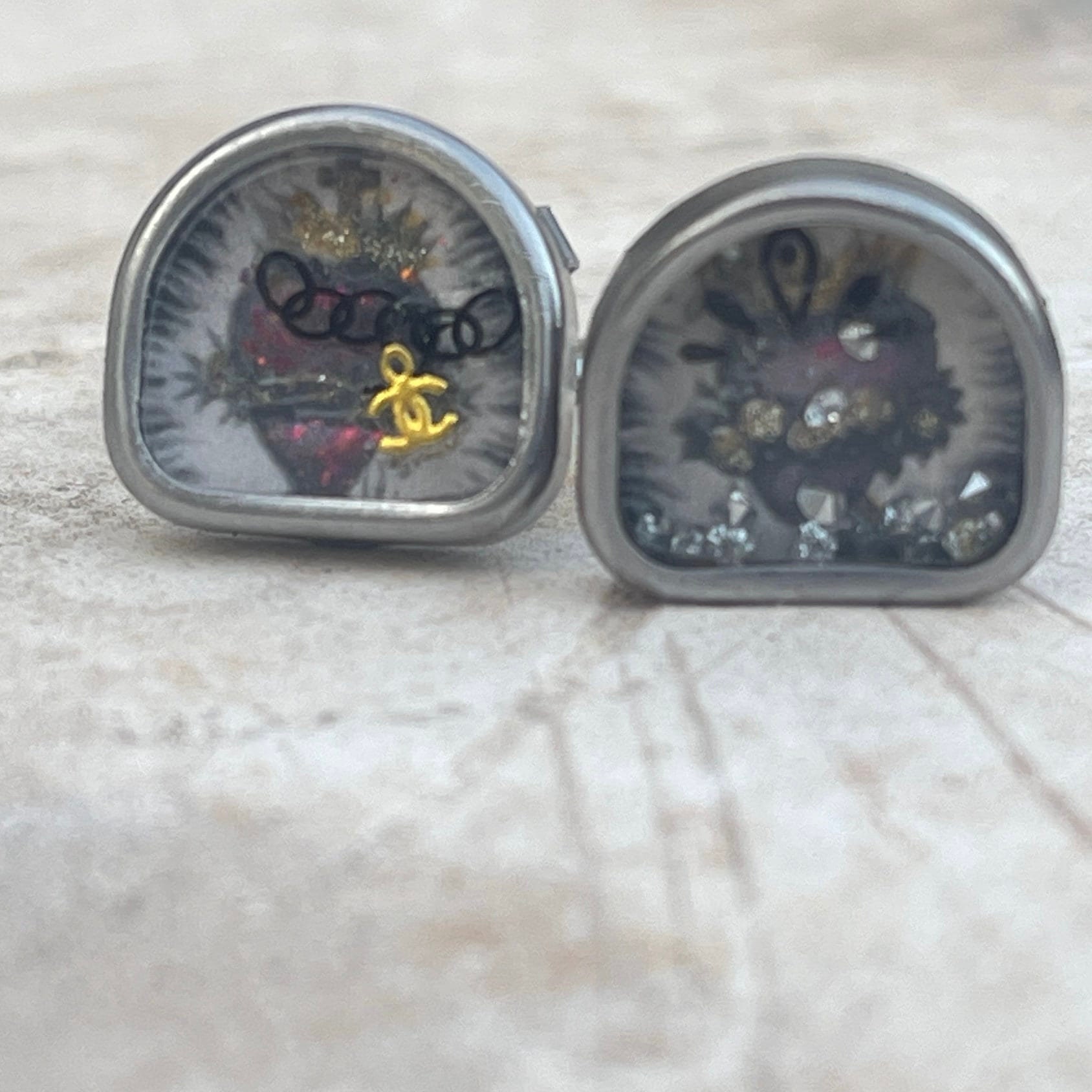 Memento Mori Skull Ring: Sacred Heart, Lost Love Letters Detail - Image 4