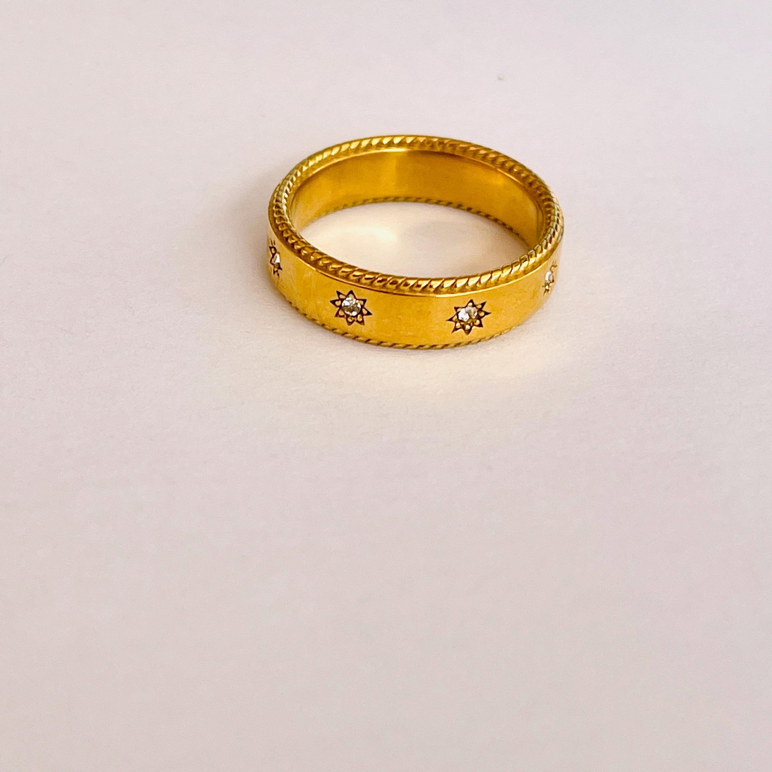 18k Gold Star Ring: Vintage Style Stacking Band - Image 8