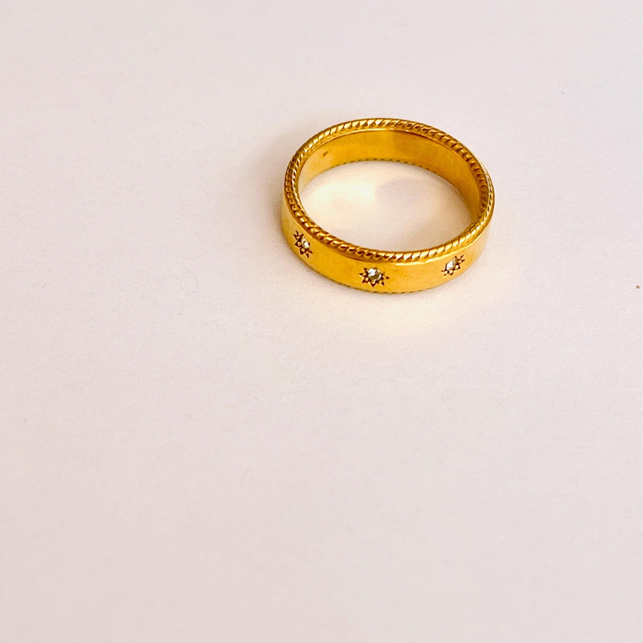 18k Gold Star Ring: Vintage Style Stacking Band - Image 10
