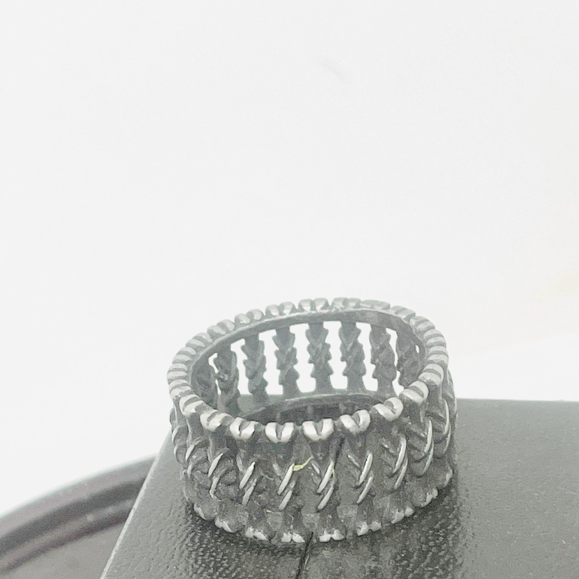 Memento Mori Bones Ring: Gothic Silver Band for Him - Image 3