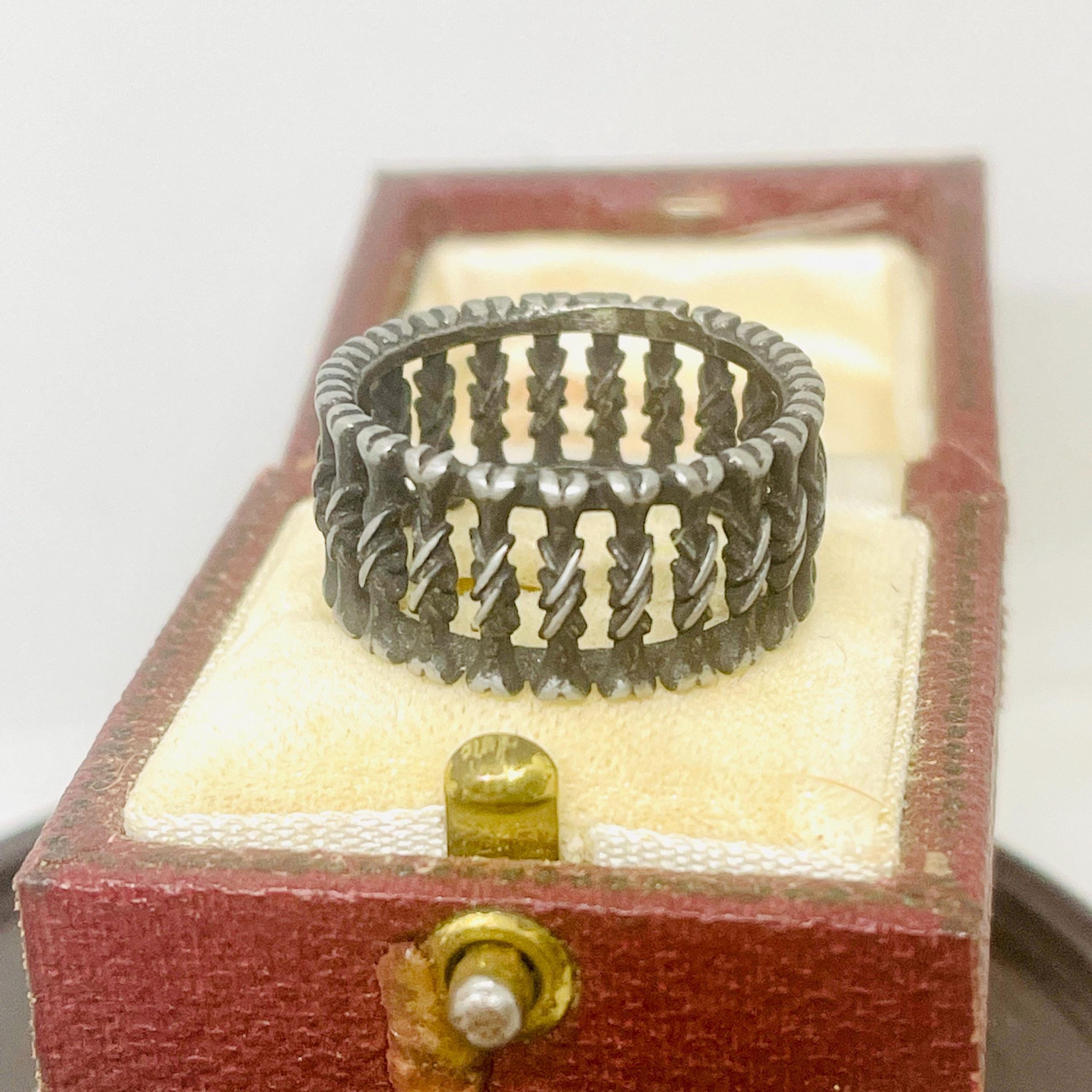 Memento Mori Bones Ring: Gothic Silver Band for Him - Image 5