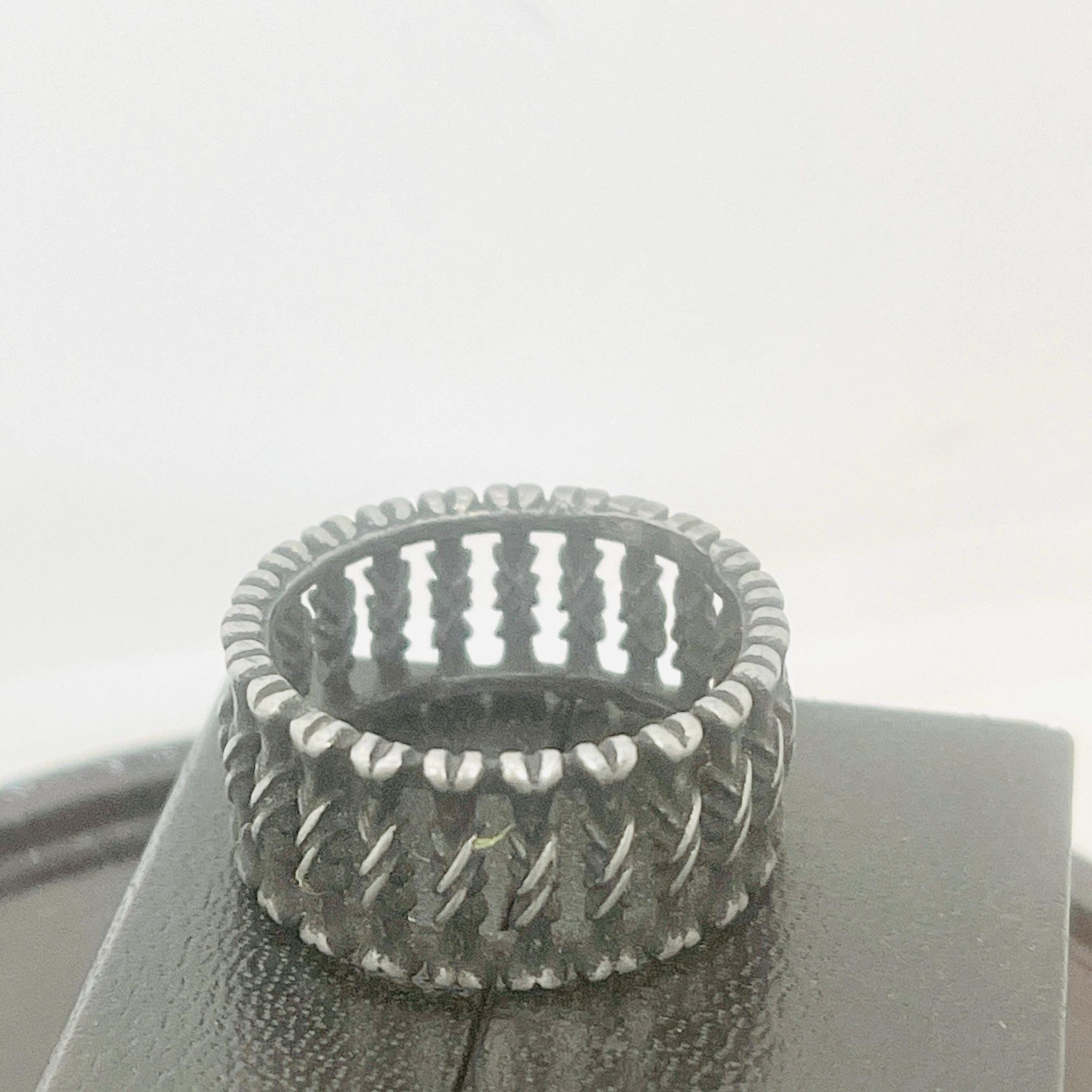 Memento Mori Bones Ring: Gothic Silver Band for Him - Image 6