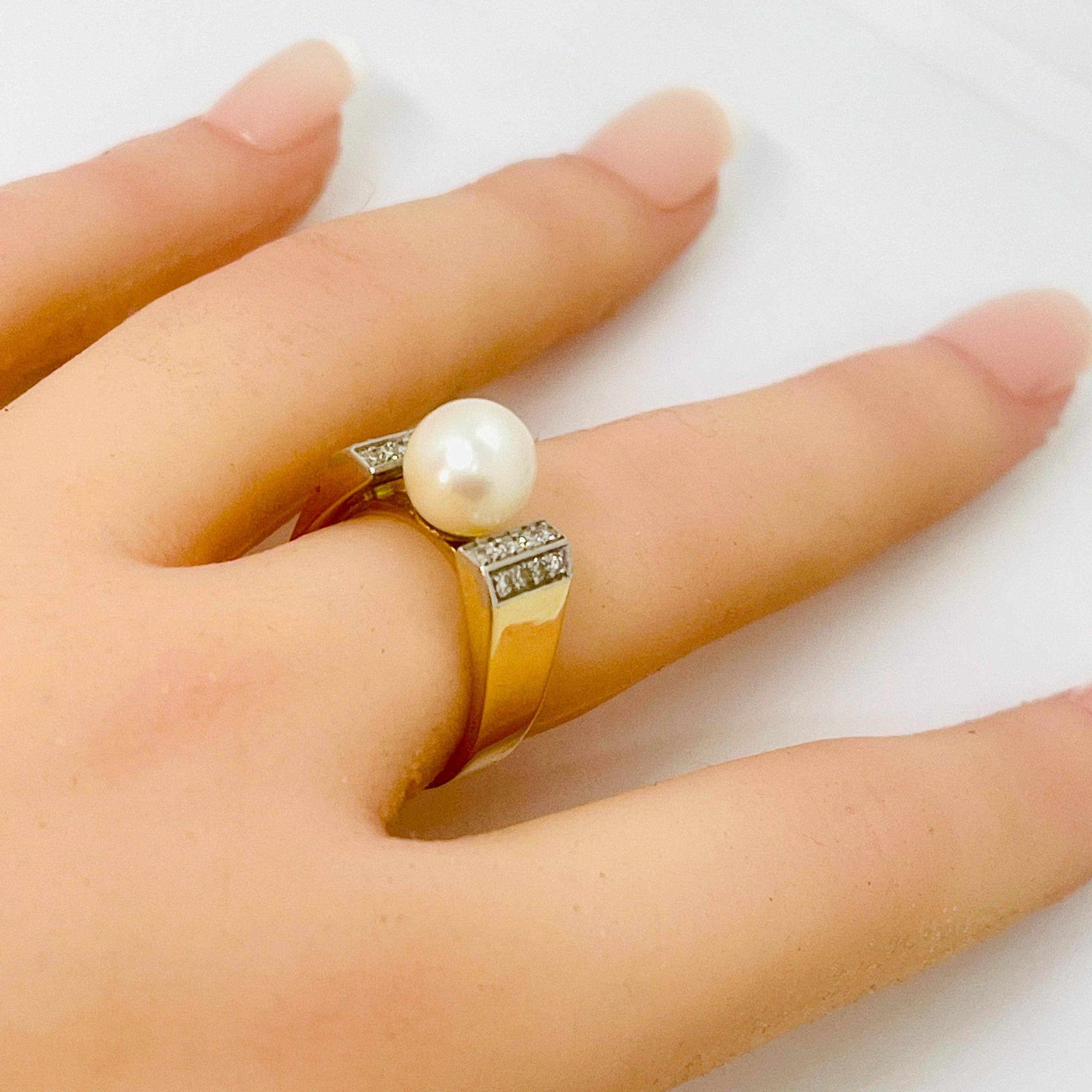 Vintage 18k Yellow Gold Pearl Diamond Ring - Size 6 - Image 5