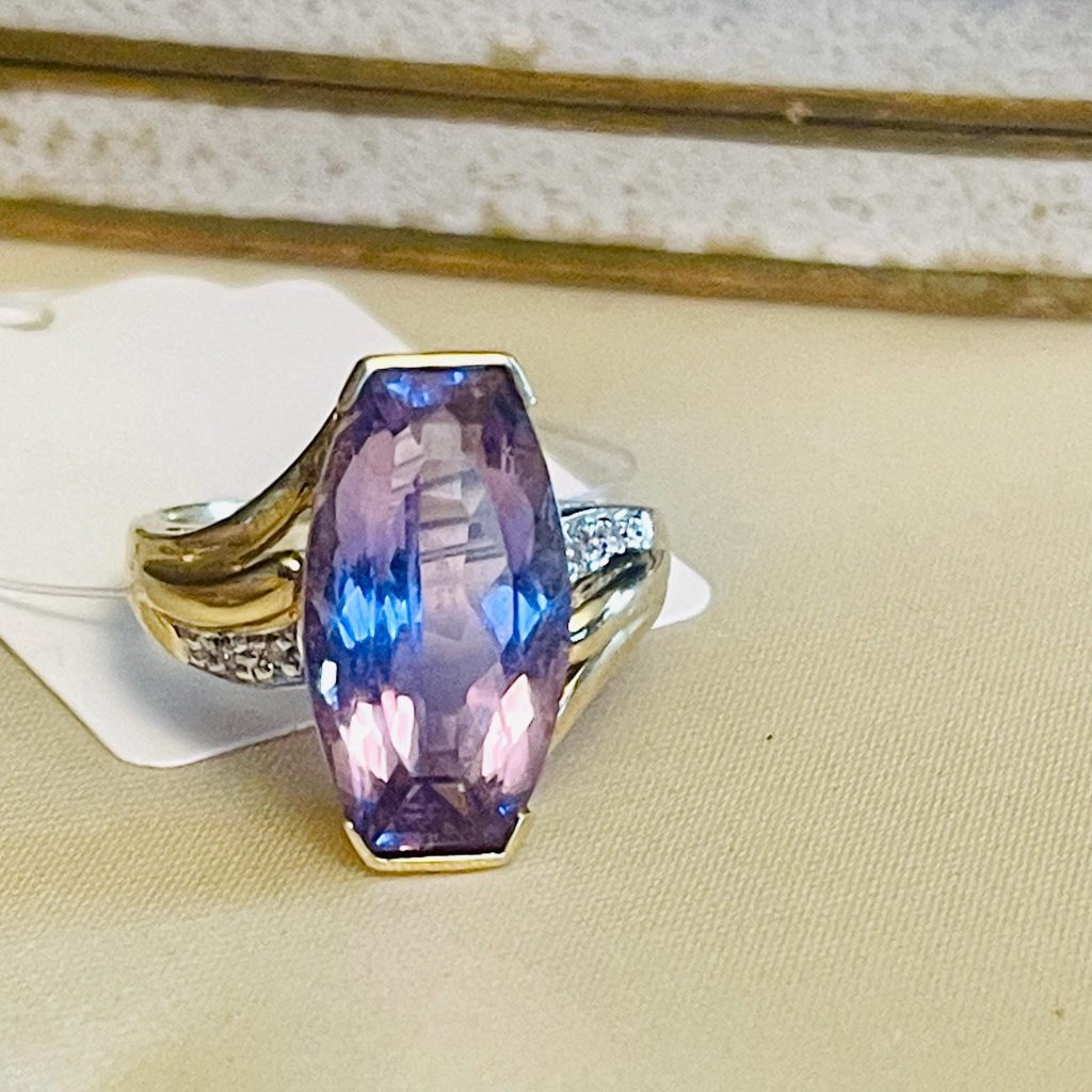 Art Deco Amethyst Diamond Ring: 10k Yellow Gold, Size 8.5
