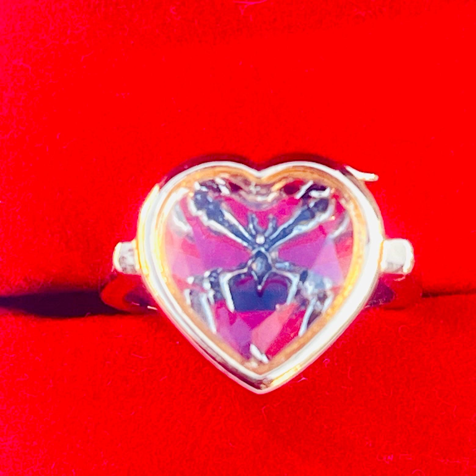 Memory Locket Ring: Stuart Crystal Style Faceted Glass - Image 3