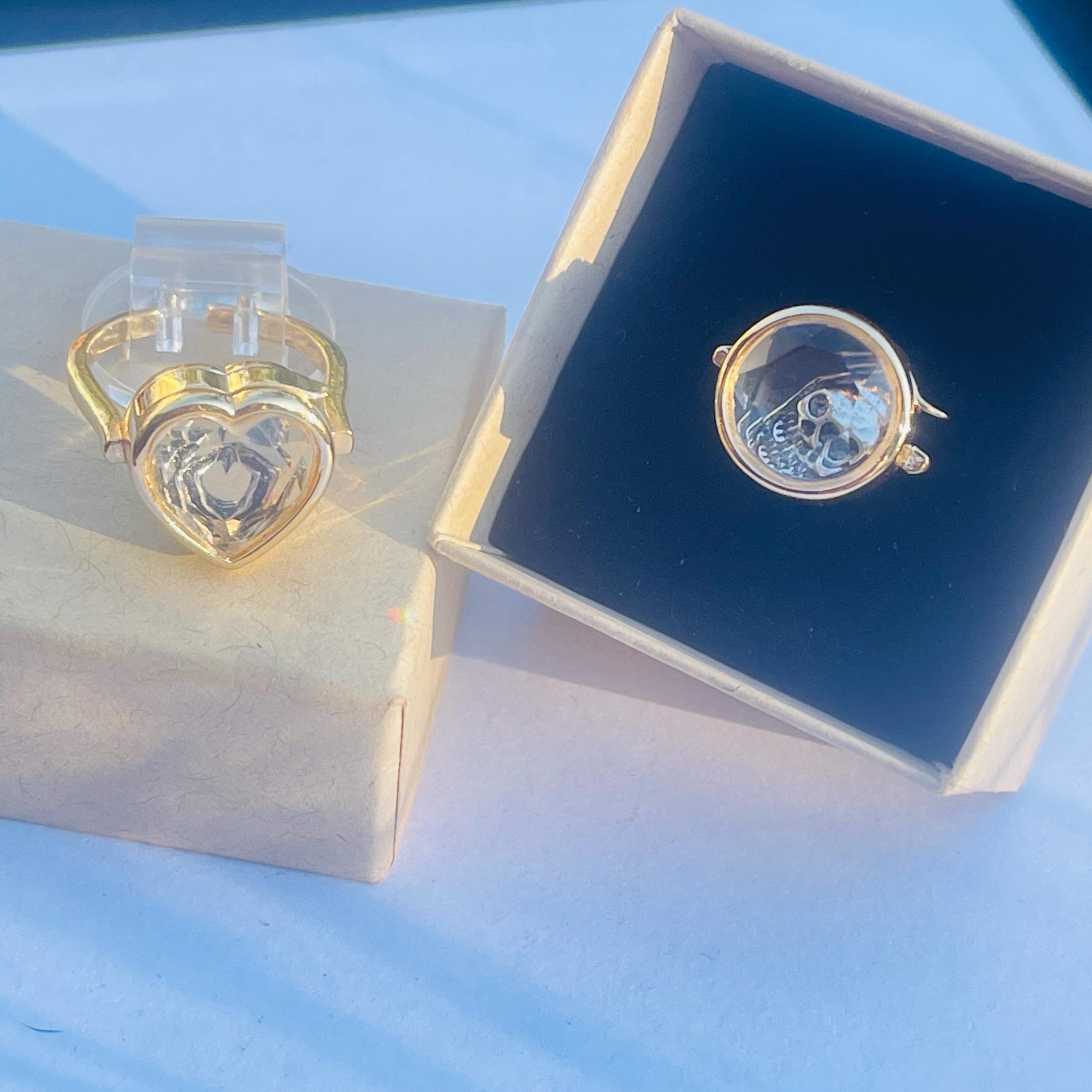 Memory Locket Ring: Stuart Crystal Style Faceted Glass - Image 8