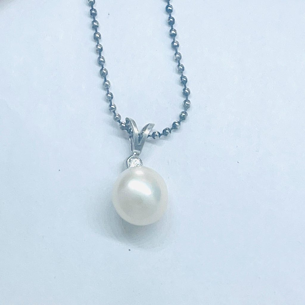 Vintage Pearl Diamond Necklace: Sterling Silver Pendant, 16-inch Chain