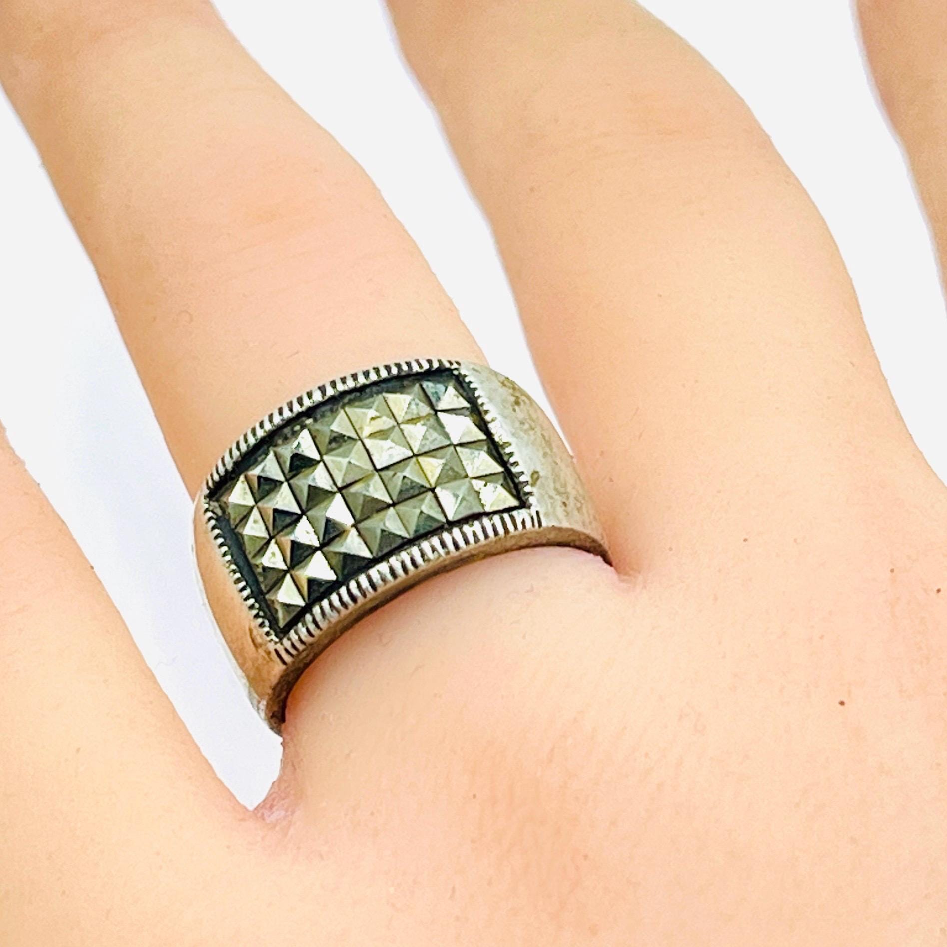 Vintage Pyrite Sterling Silver Ring - Studded Band, Size 5 - Image 7