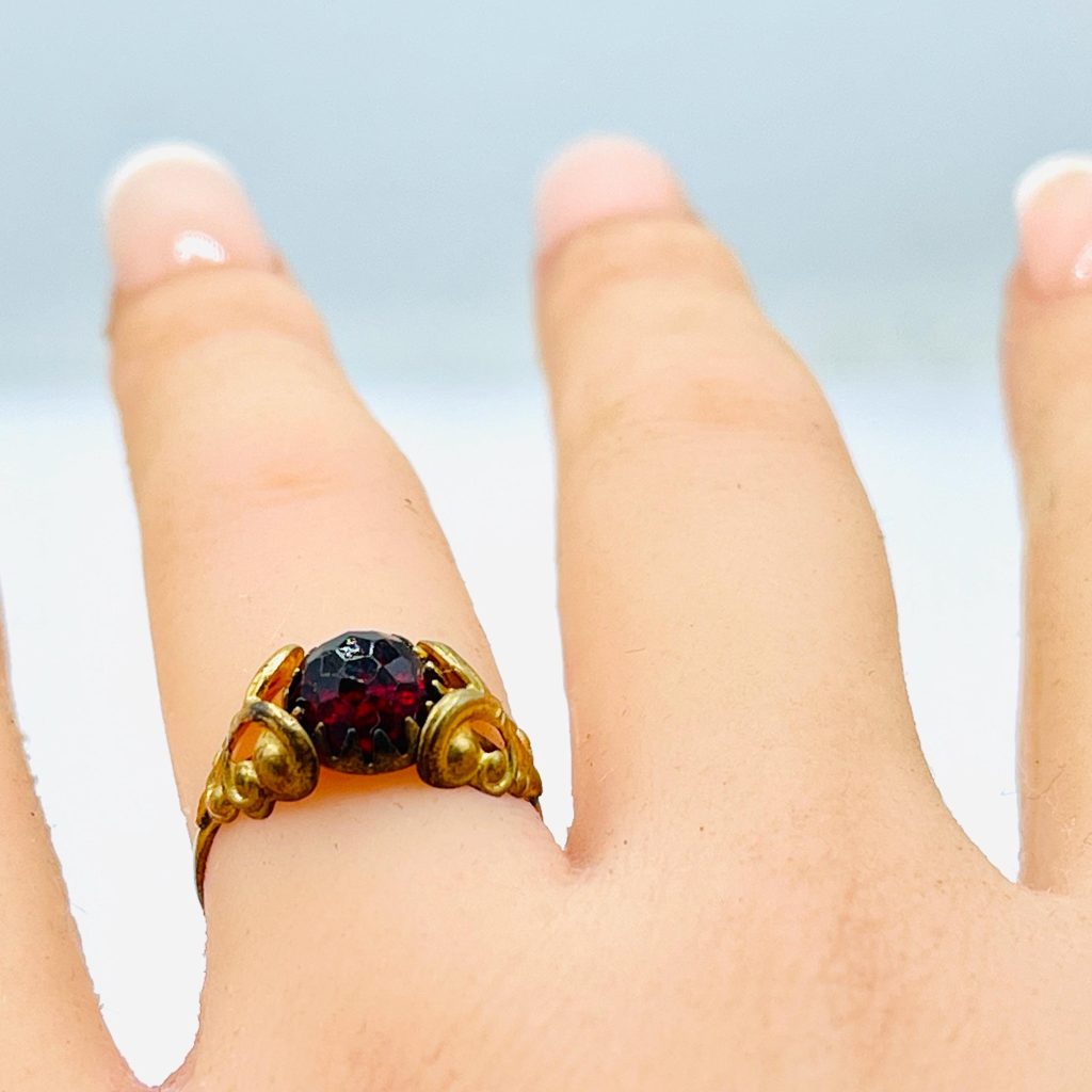 Victorian gold faceted rose cut garnet ring size 5.5