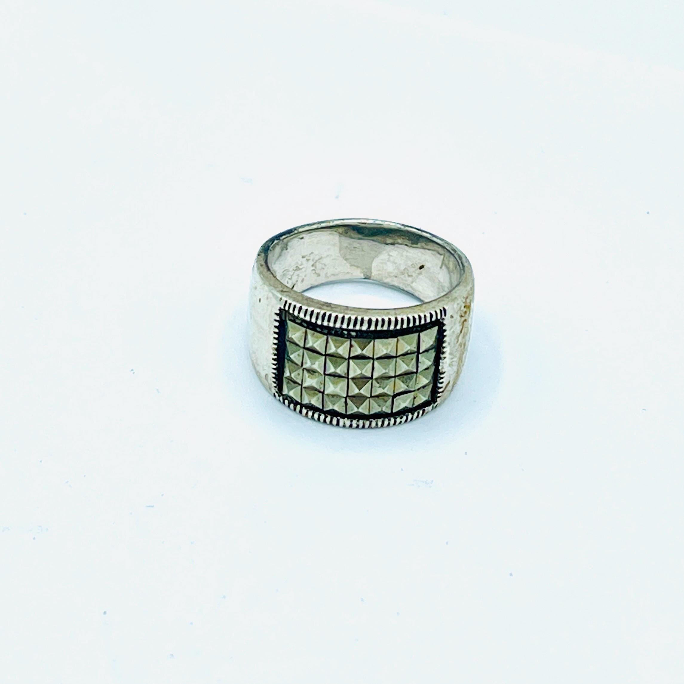 Vintage Pyrite Sterling Silver Ring - Studded Band, Size 5 - Image 4