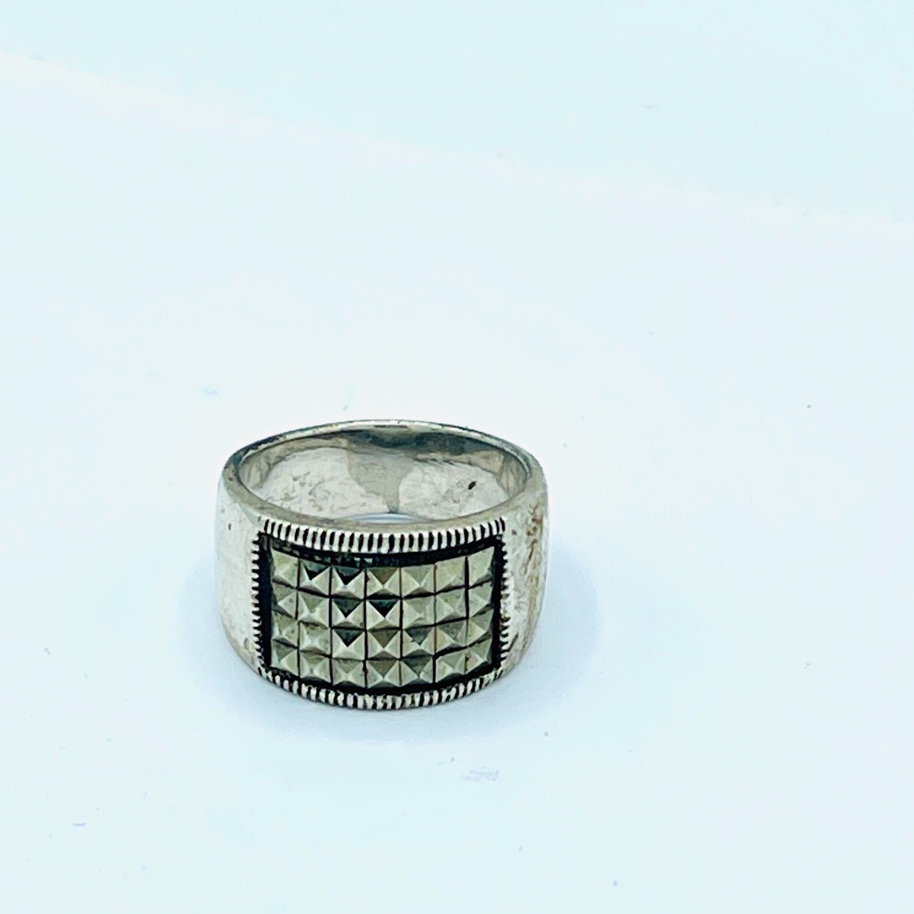 Vintage Pyrite Sterling Silver Ring - Studded Band, Size 5 - Image 5