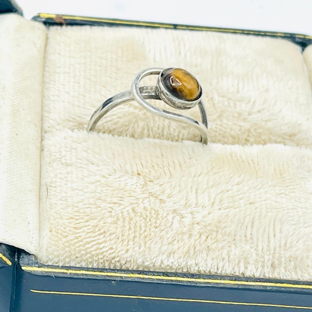 Vintage tigers eye Sterling Silver Ring size 8