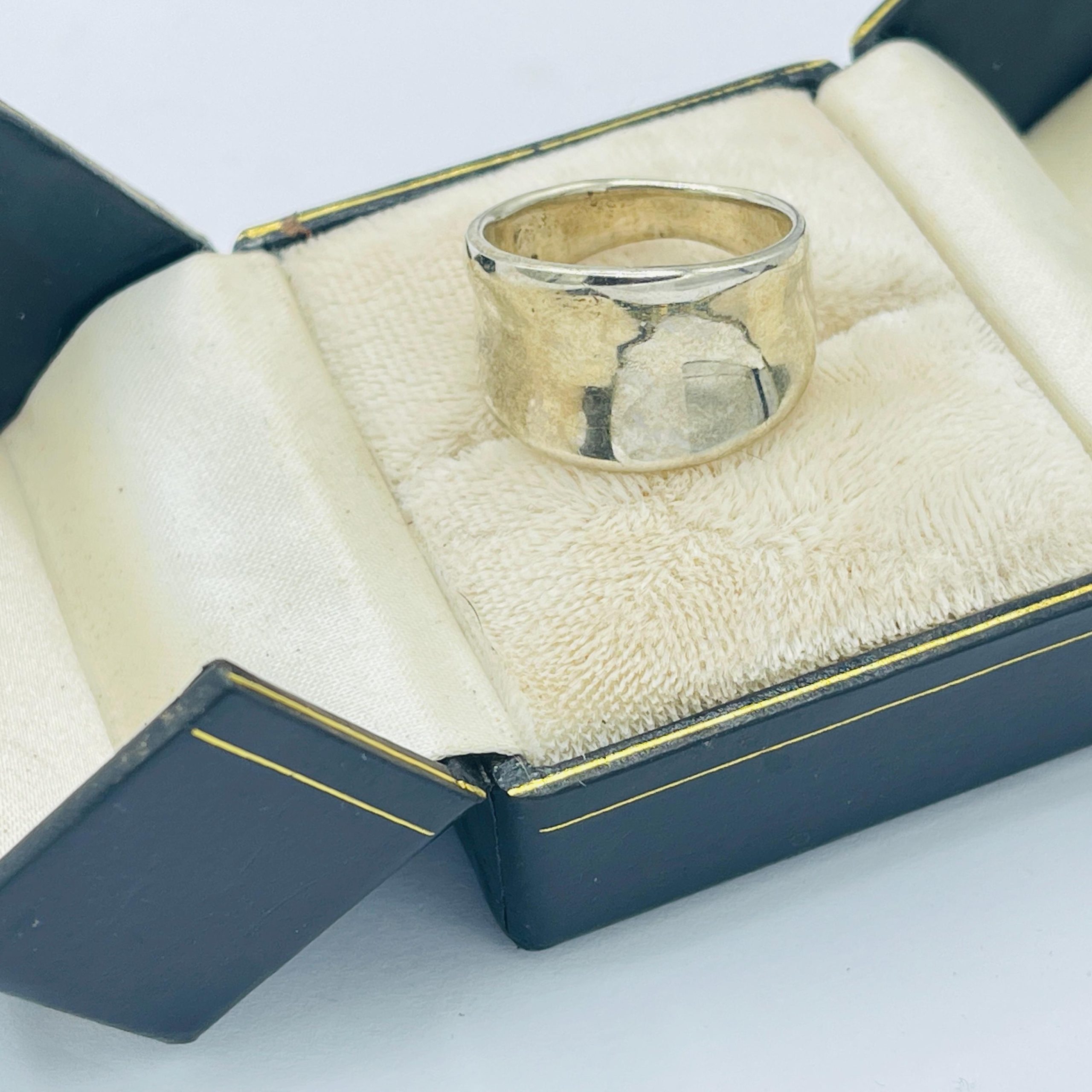 Vintage solid sterling silver wave ring in size 10 - Image 4