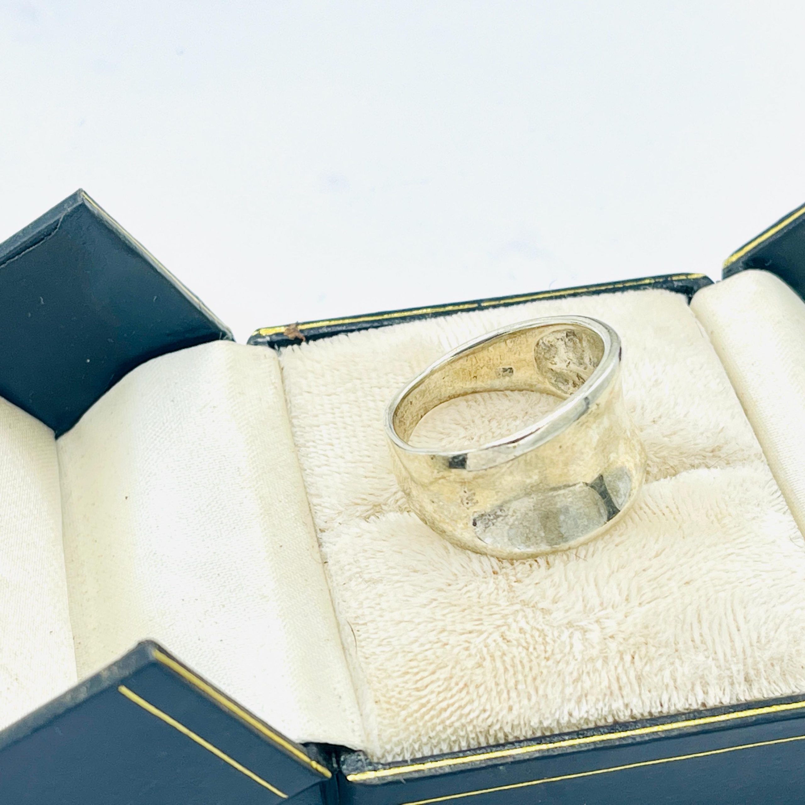 Vintage solid sterling silver wave ring in size 10 - Image 5