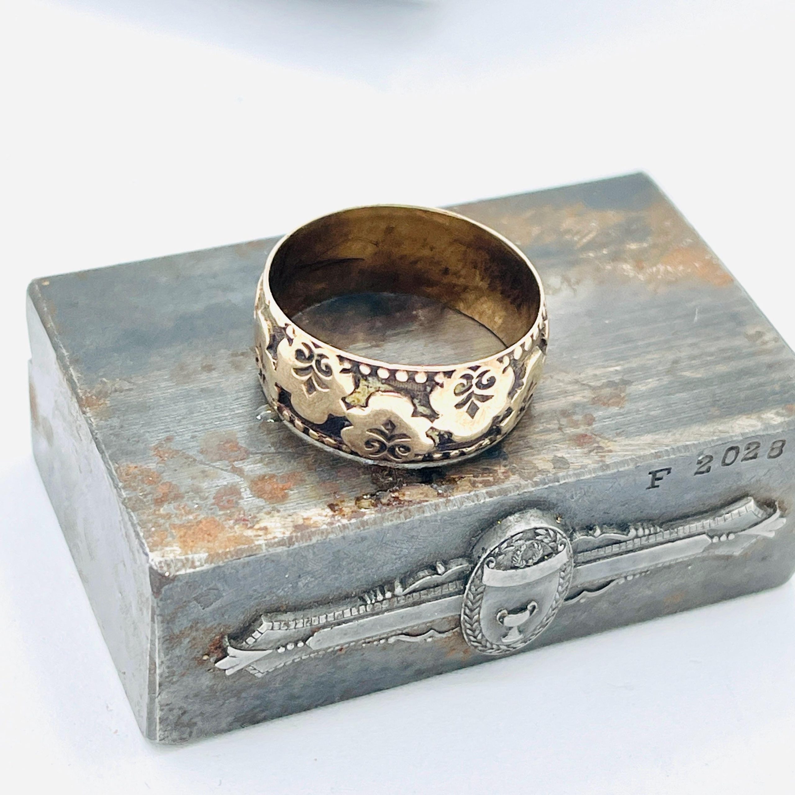 Victorian cigar band solid rose gold ring size 10 - Image 10