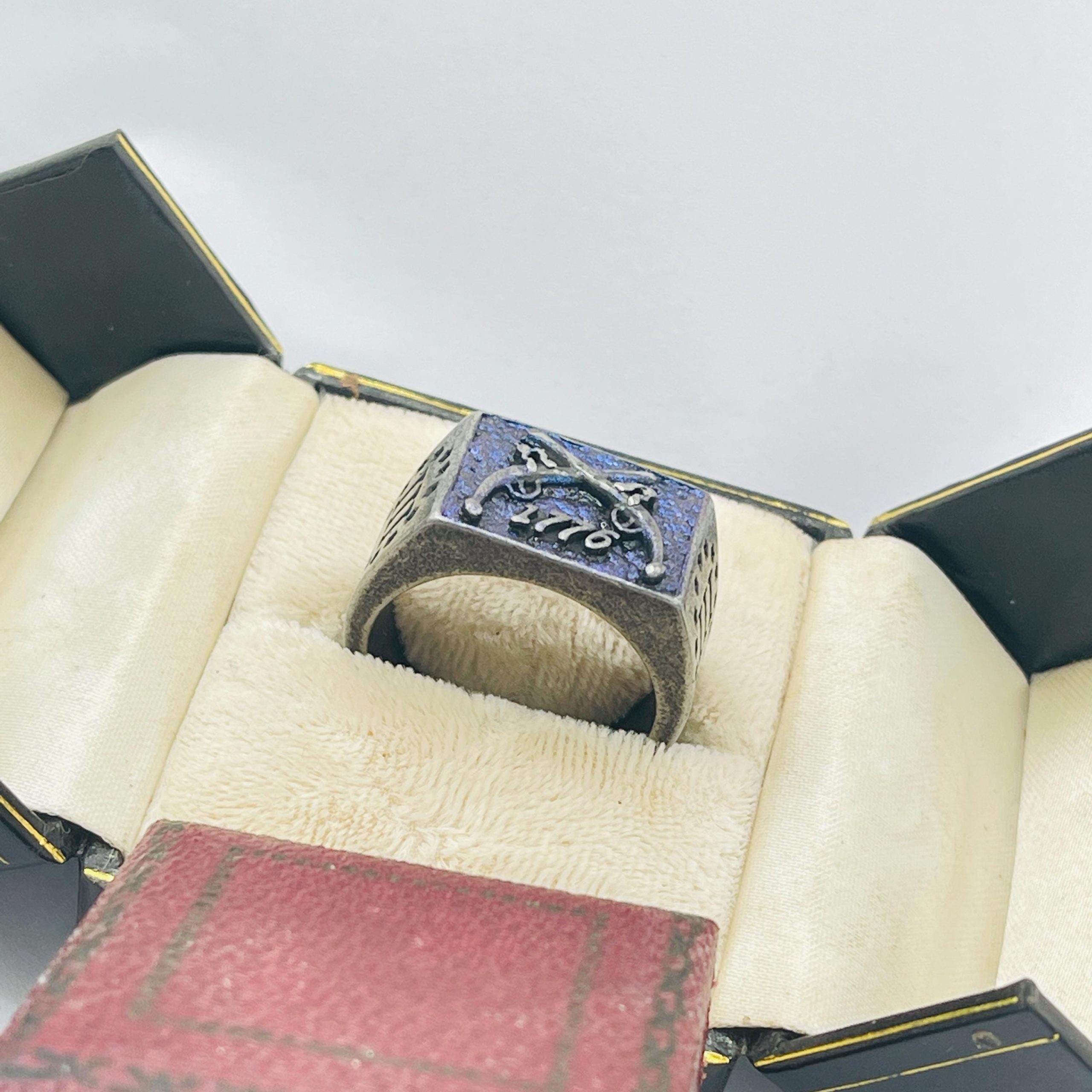 Memento Mori 1776 Ring: Gothic Silver Band for Him - Image 8