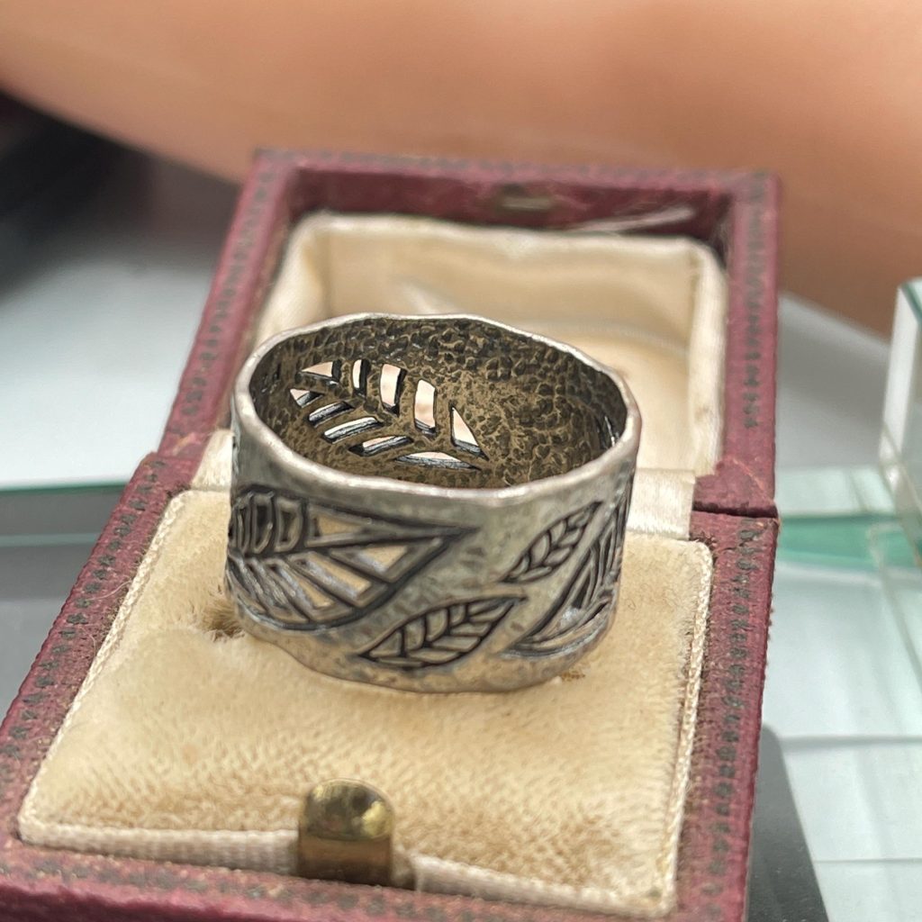 Vintage Signed Sterling Silver cut out Band, Size 10 ring