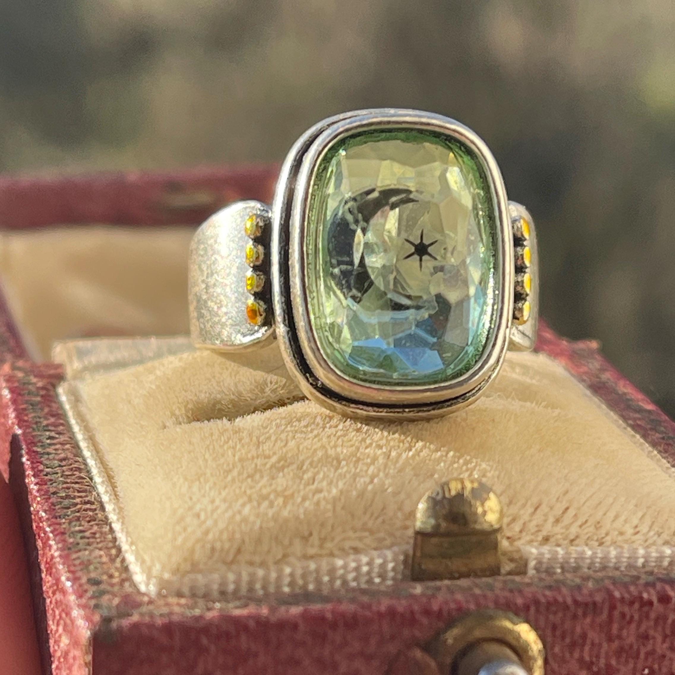 Silver Star Ring: Faceted Green Stone, Moon and Star Detail, Size 8 - Image 6