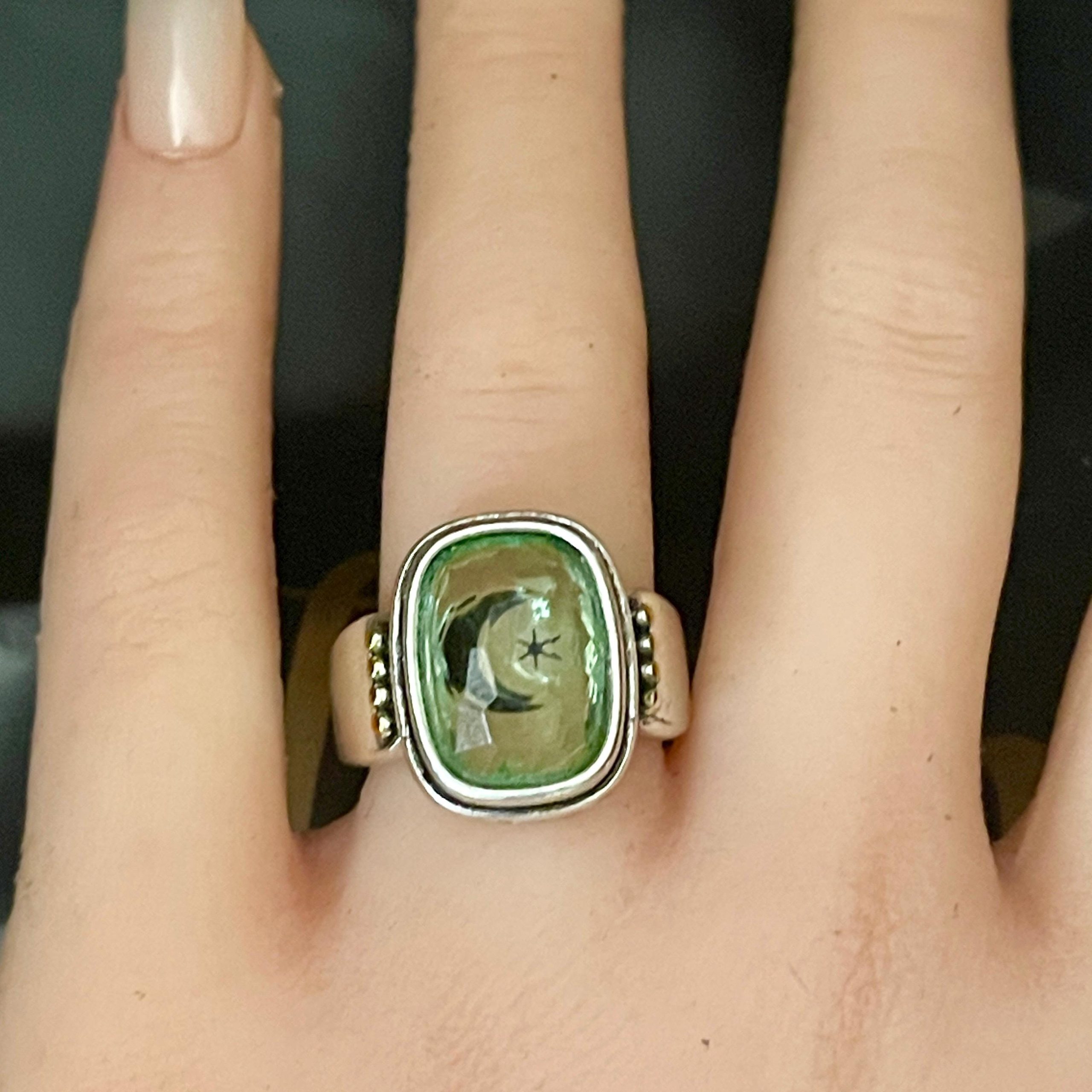 Silver Star Ring: Faceted Green Stone, Moon and Star Detail, Size 8 - Image 4