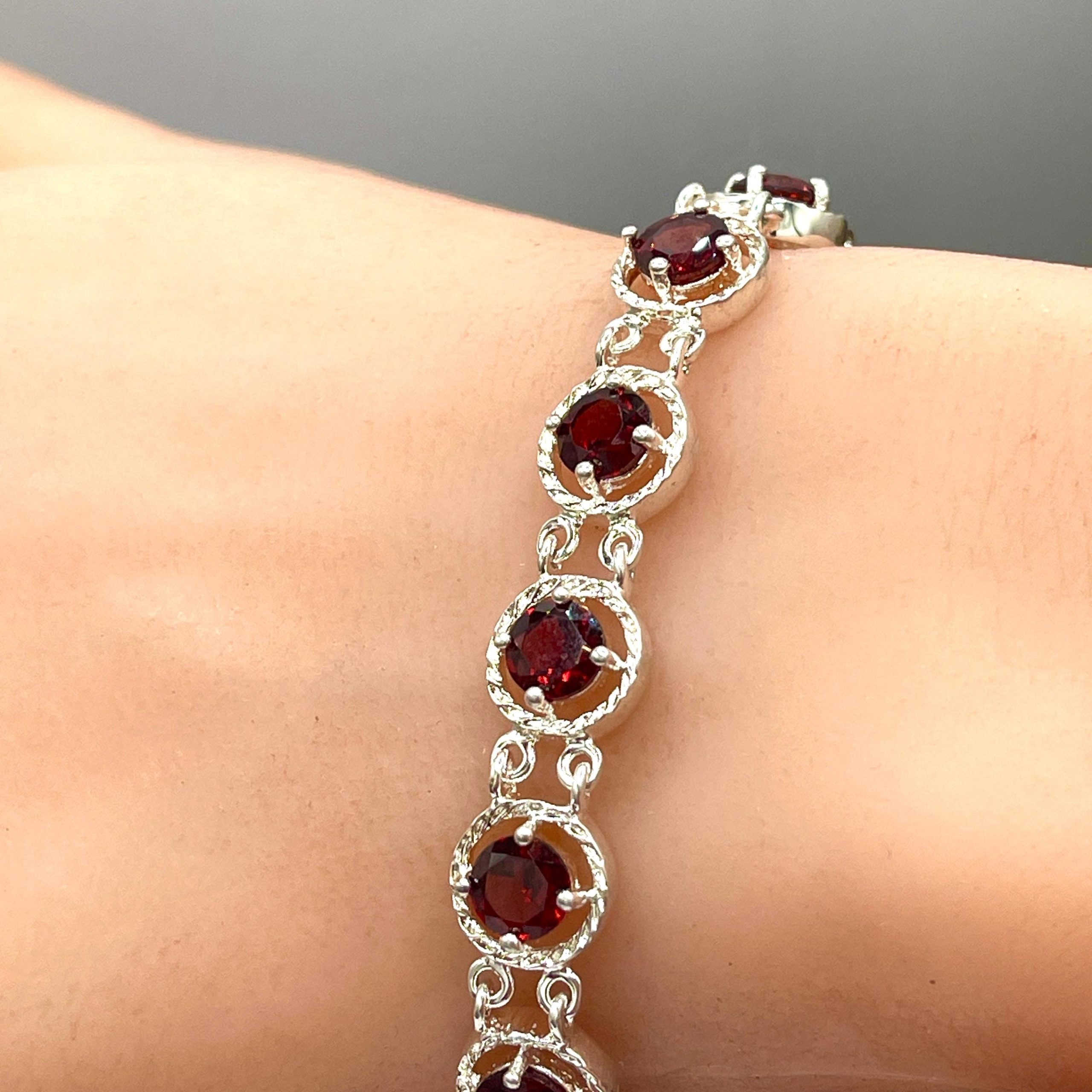 Art Deco Sterling Silver Garnet Bracelet: Vintage Almandine Gemstone Clasp - Image 9