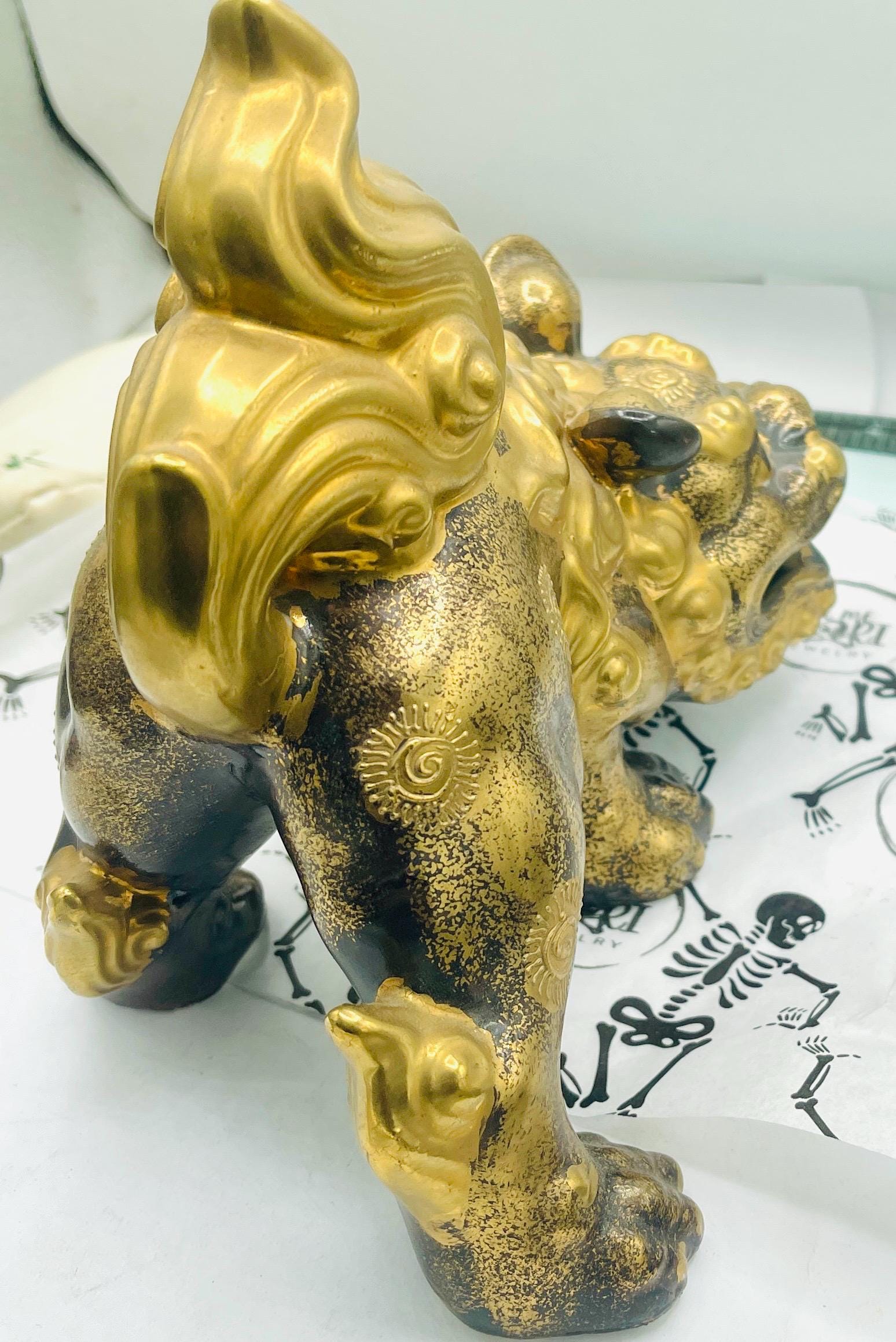 Antique Kutani Japanese shishi Dog gold lustre porcelain guardian lion Protector - Image 2