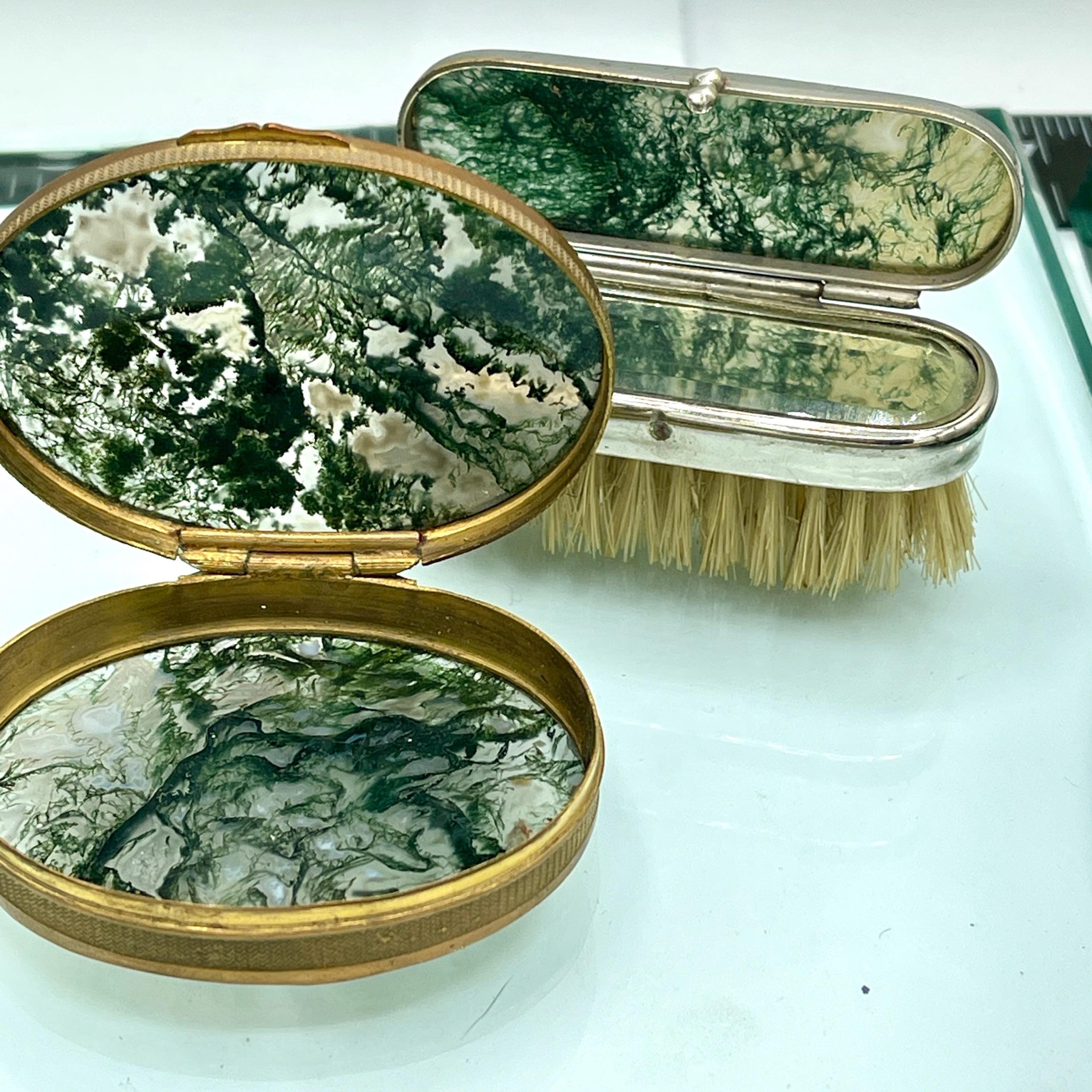 Victorian Moss Agate Moustache Brush Set with Engraved Mirror Vanity Box - Image 9