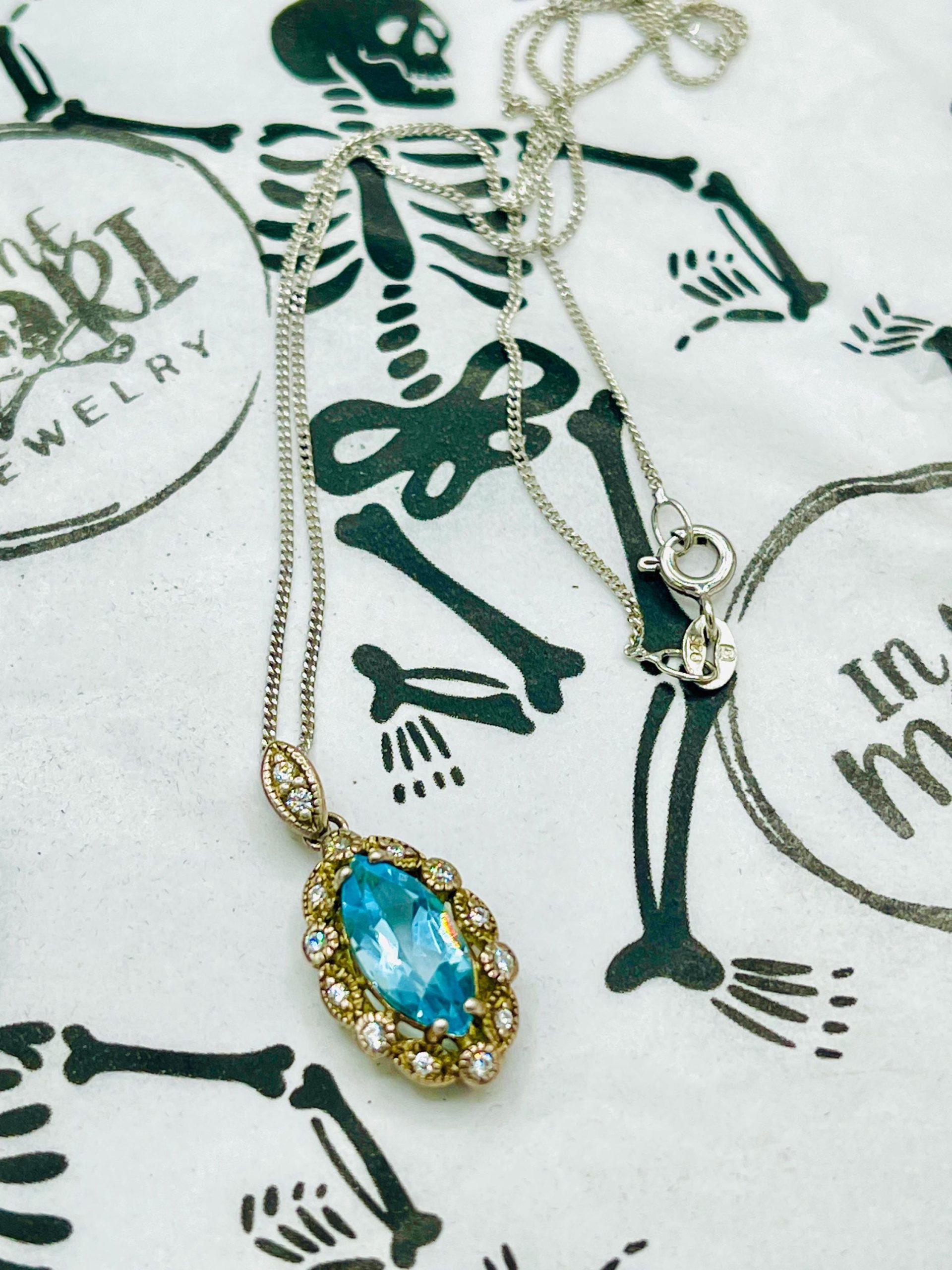 Art Deco blue topaz diamond paste pendant on 18 inch sterling silver chain - Image 8