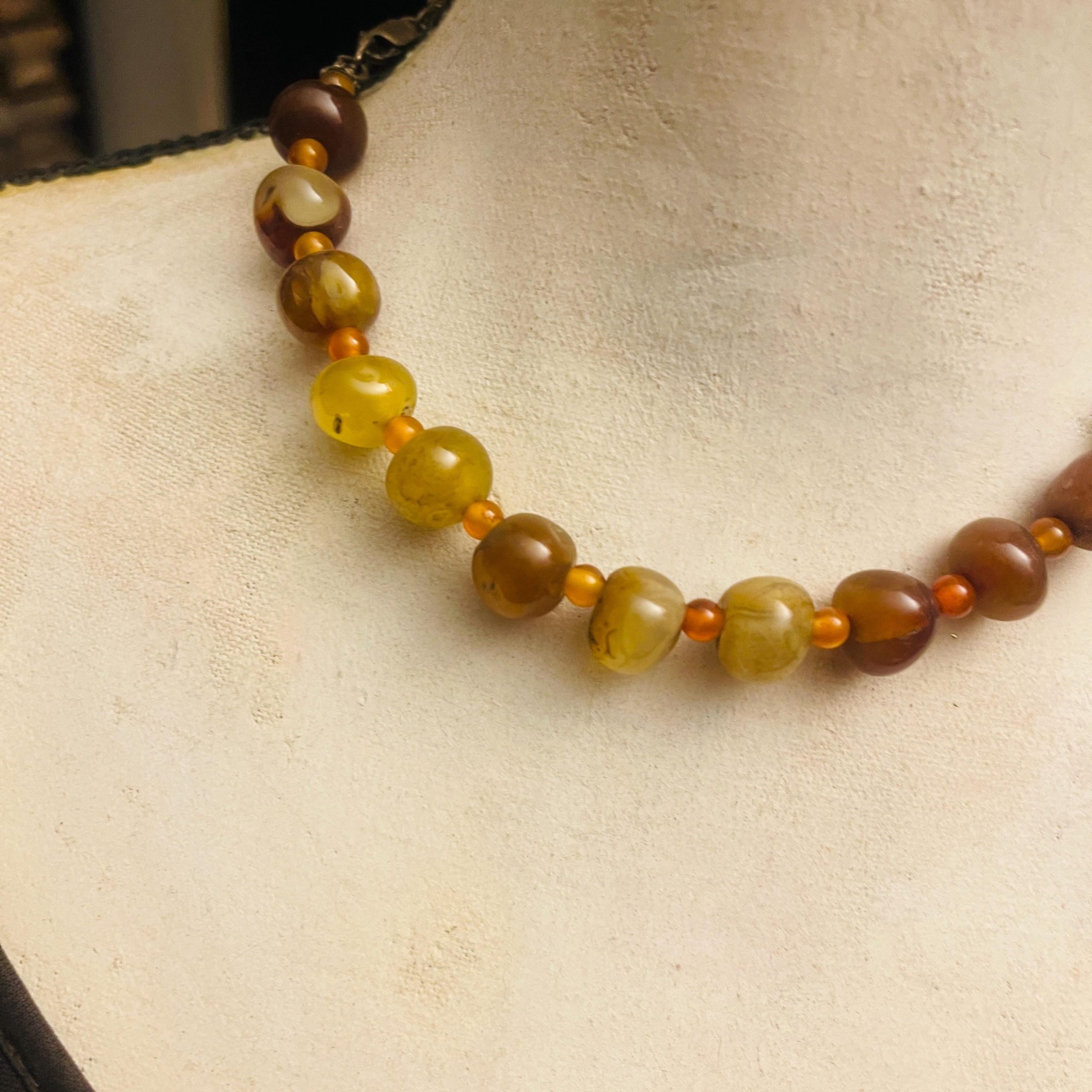 Carved Jade Lotus Pendant Necklace with Vintage Agate Strand - Image 9