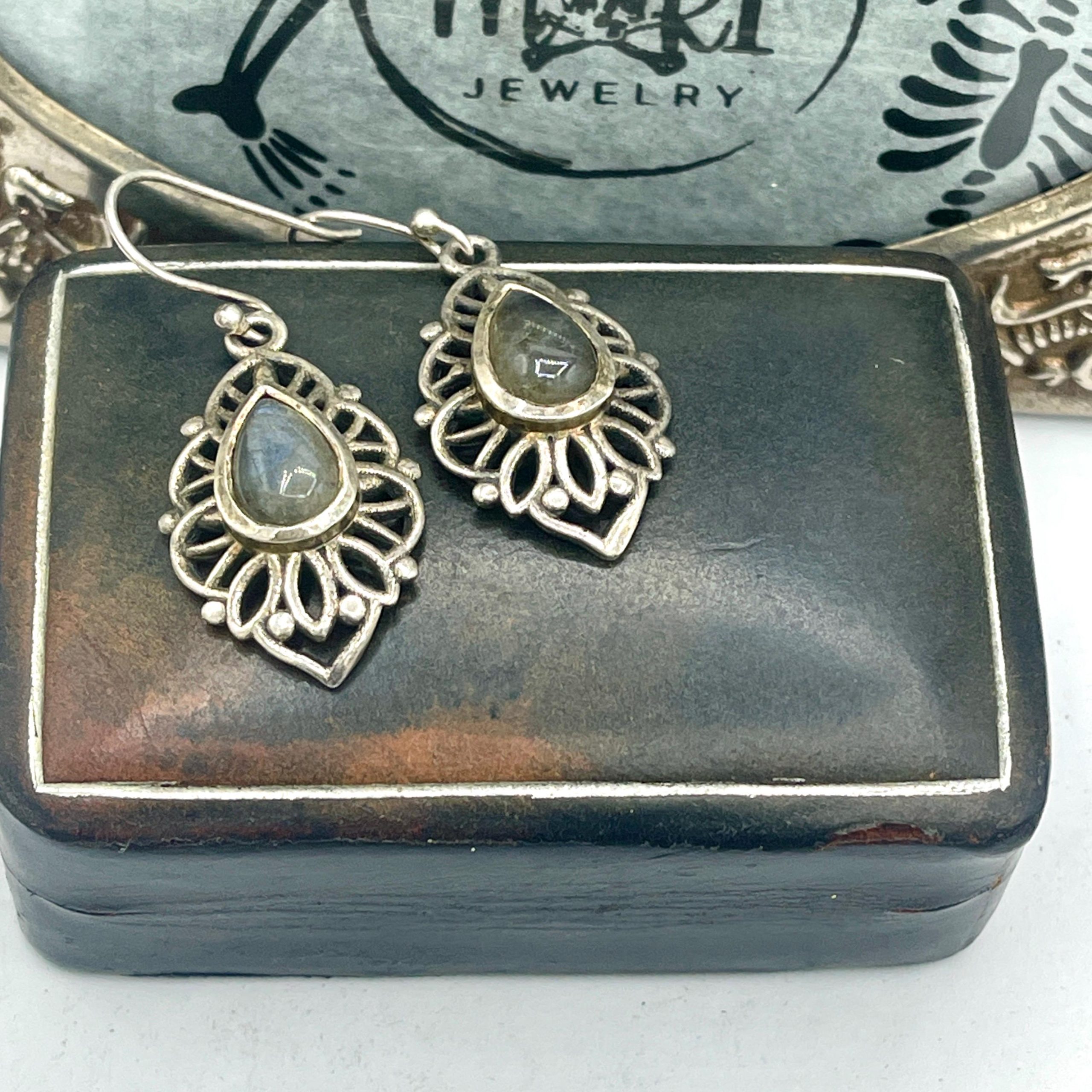 Vintage Blue labradorite sterling silver drop earrings - Image 4