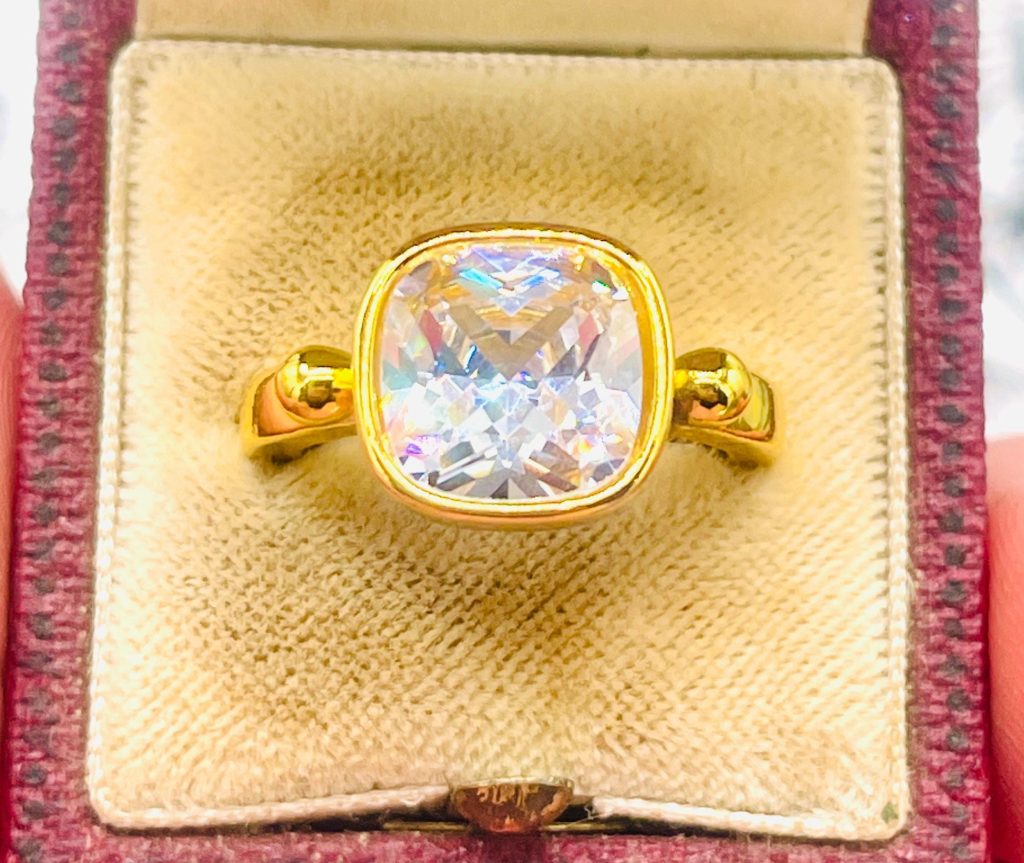Cushion Cut Three Carat Statement 18k yellow gold Ring: Vintage 1900s Elegance