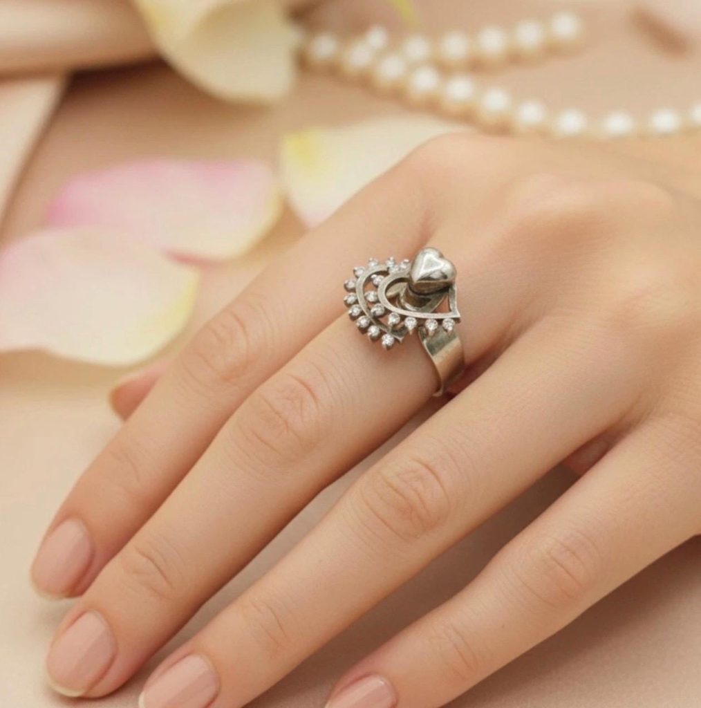 Unique spinning diamond Ring: Sterling Silver Band, Size 5