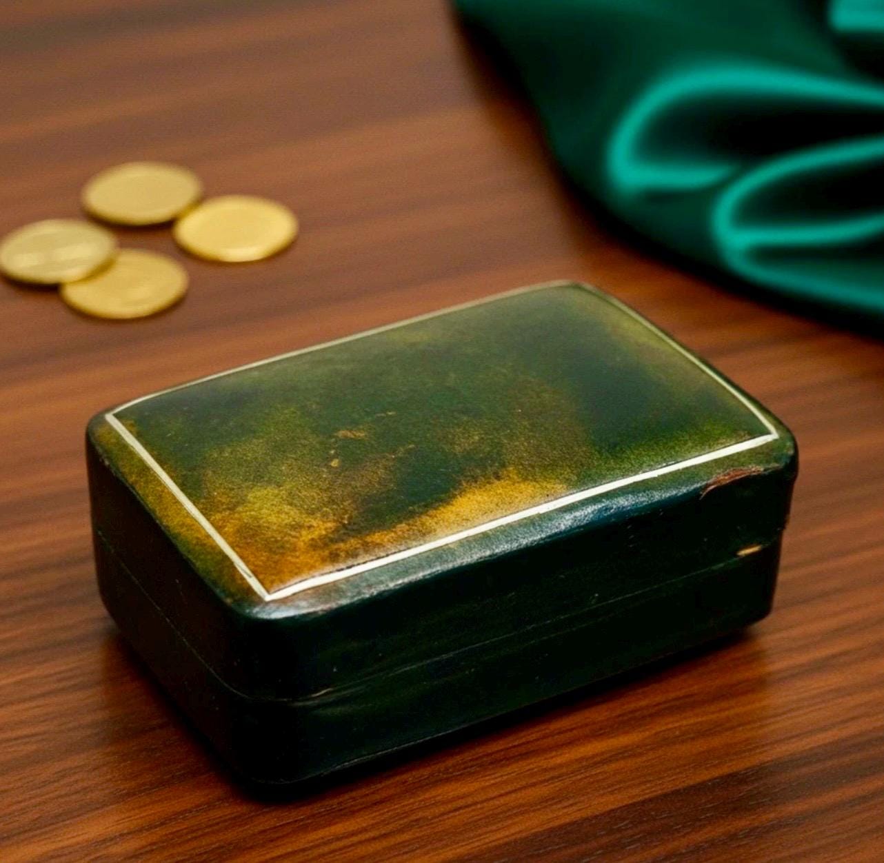 Antique Italian Leather Jewelry Box: Handmade Vintage Keepsake - Image 4