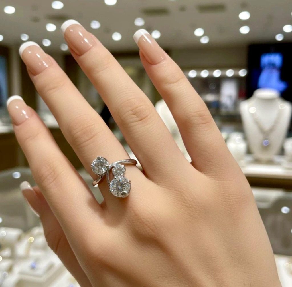 Natural white topaz Sterling Silver Ring - Size 5.75
