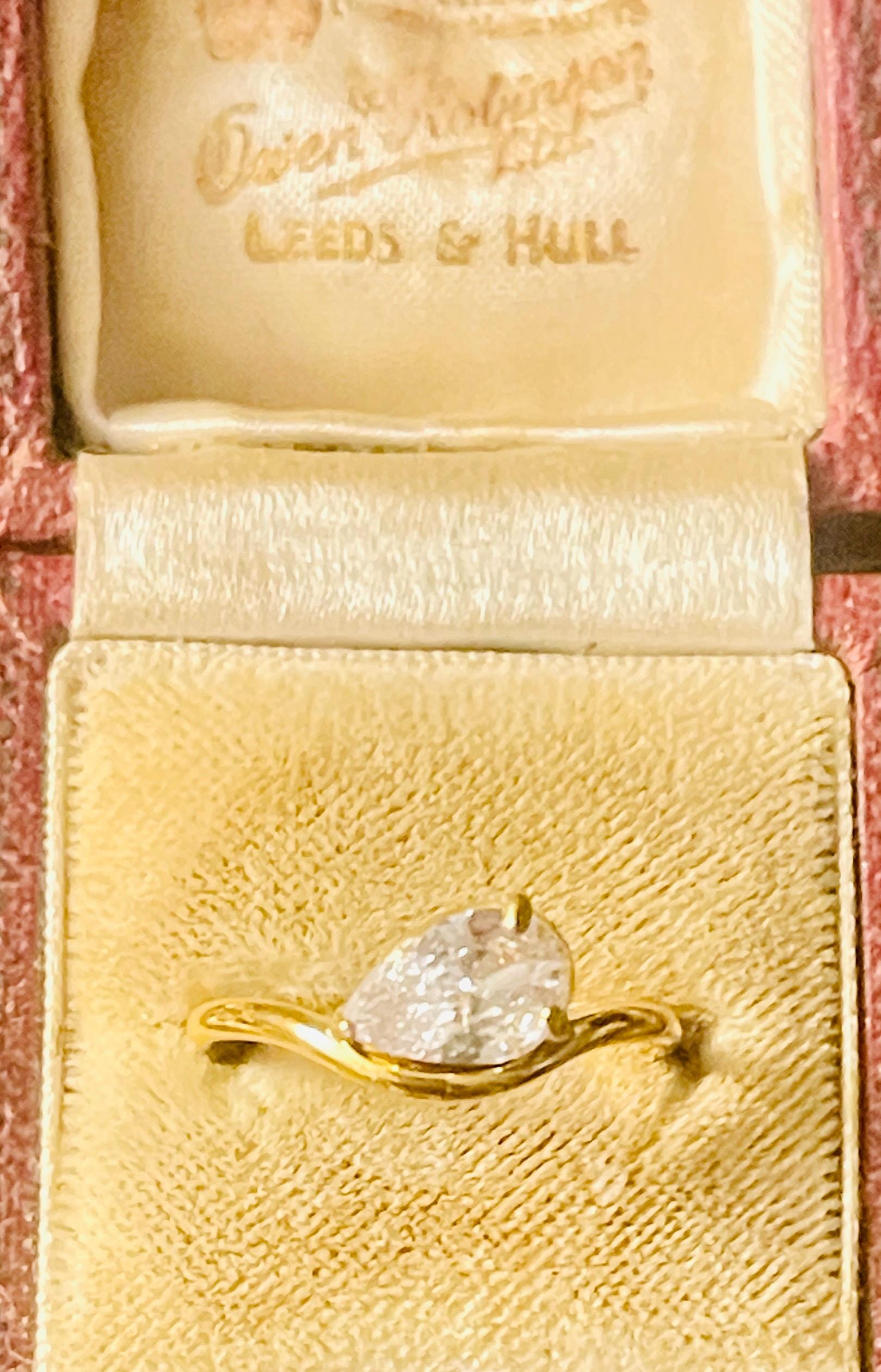 18k engagement Ring: Vintage 1 carat pear Band size 7 ring