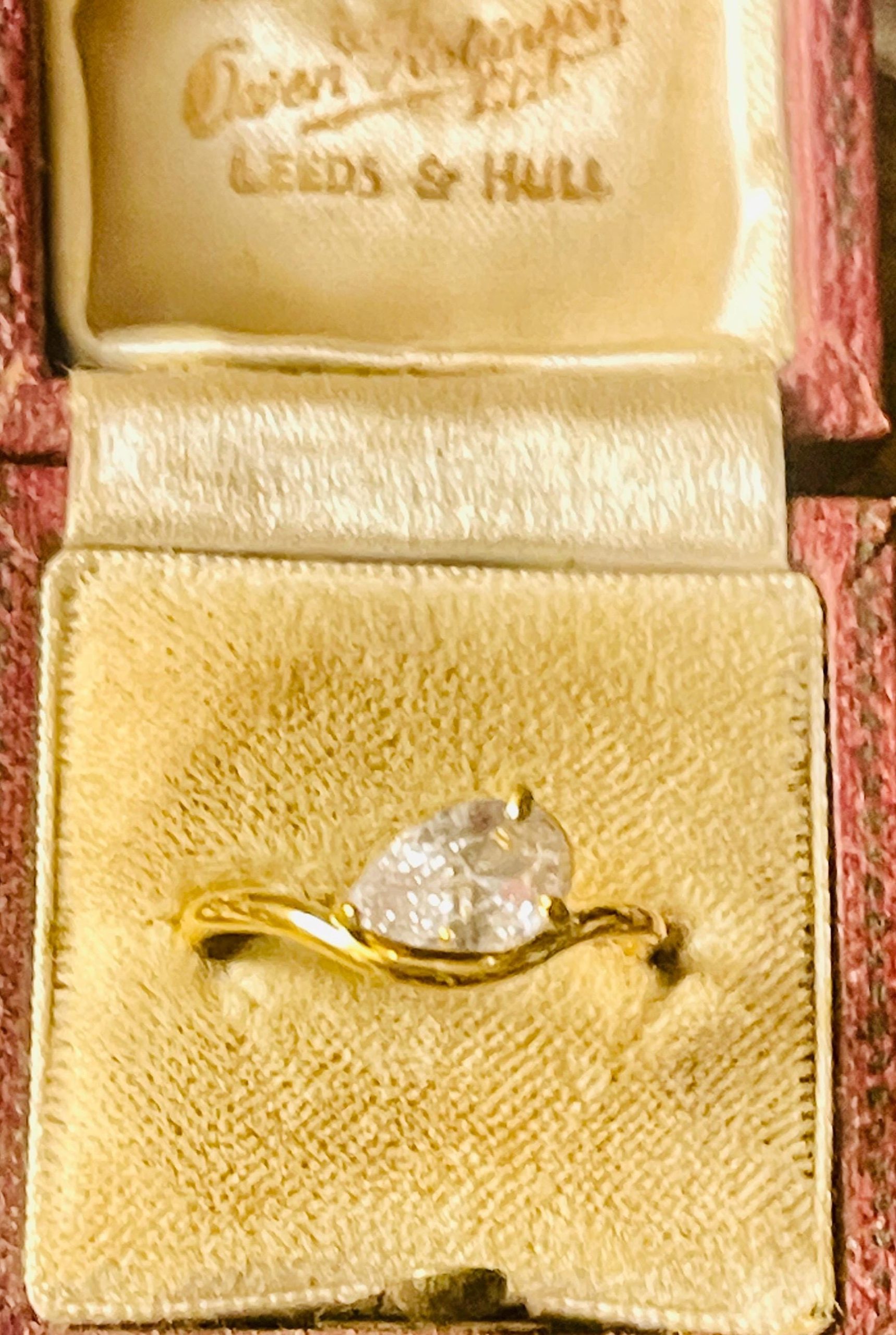 18k engagement Ring: Vintage 1 carat pear Band size 7 ring - Image 3