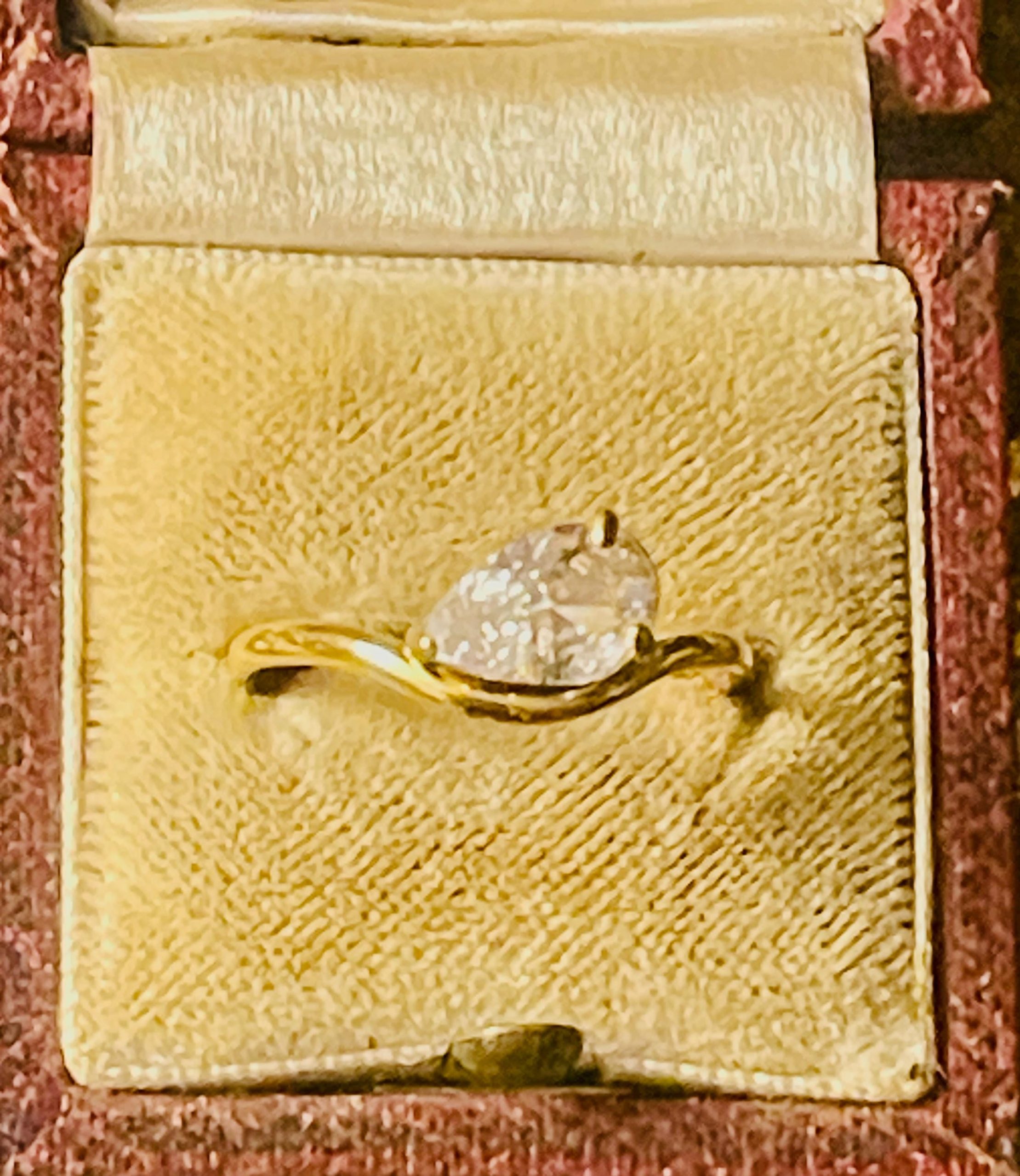 18k engagement Ring: Vintage 1 carat pear Band size 7 ring - Image 10
