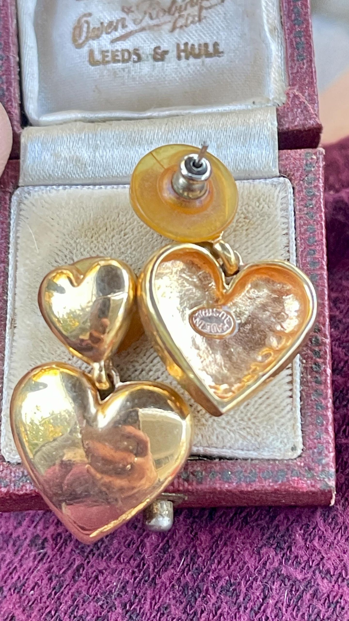 18kt Gold, double heart Dangle drop signed earrings - Image 2