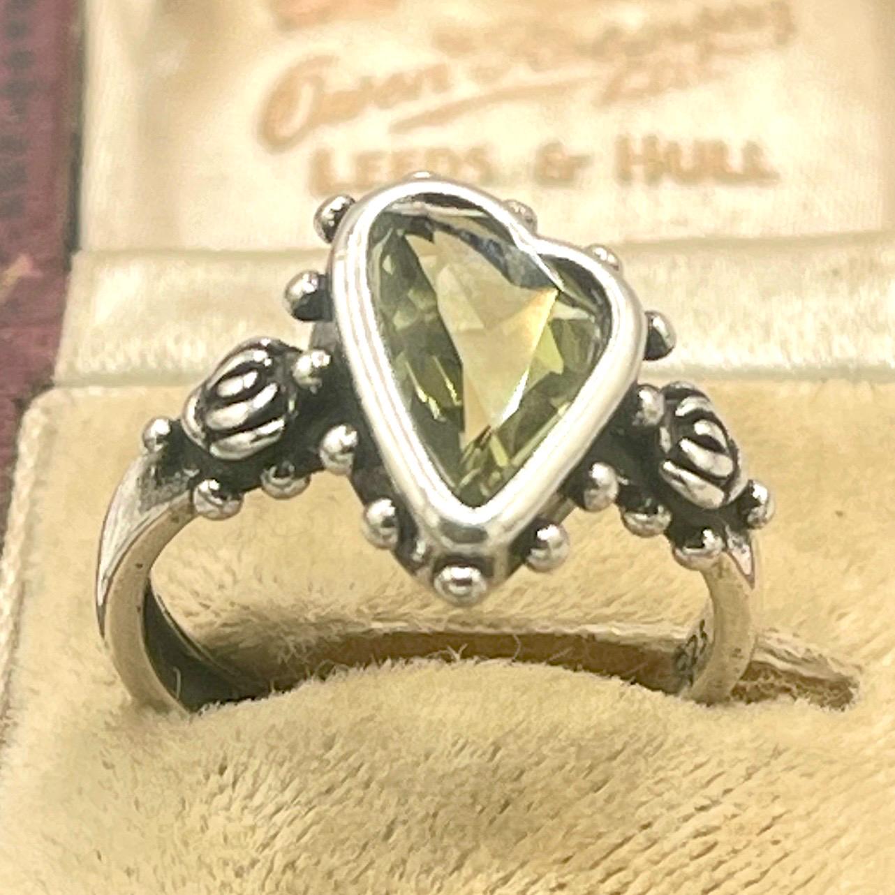 Green Sterling Silver Adjustable Vintage Heart Peridot Ring - Image 2